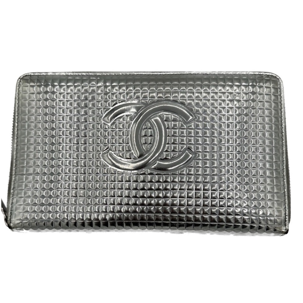 CHANEL Matelasse Rare Metallic Patent Leather Zip Around Wallet or Clutch